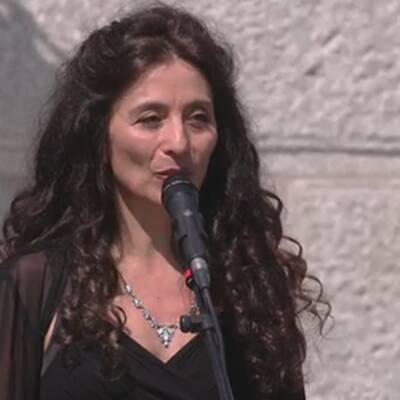 Der Sarg wird aus dem Hohen Haus gebracht