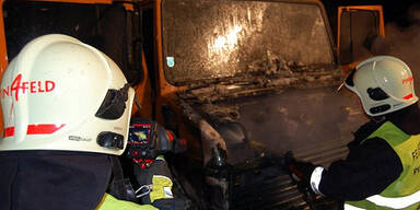 Räumfahrzeug geht in Flammen auf 