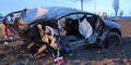 Auto bei Crash in zwei Teile gerissen
