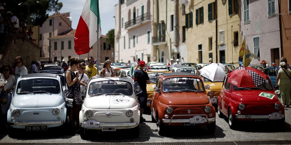 Mehr als 1.200 Fiat 500 bei Geburtstagsfeier