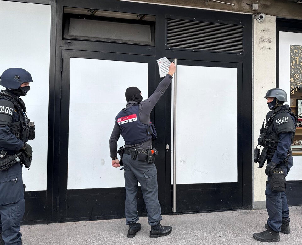 Finanz vernichtet Glückspielautomaten