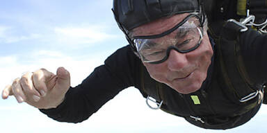 Heinz Fischer wagte Fallschirmsprung