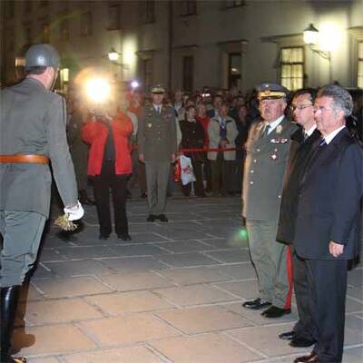 Großer Zapfenstreich zu Fischers 70. Geburtstag