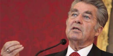 Fischer lehnt Neuwahlen strikt ab