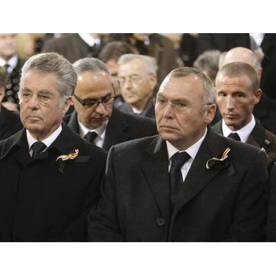 Politik und Prominenz trauern um Haider