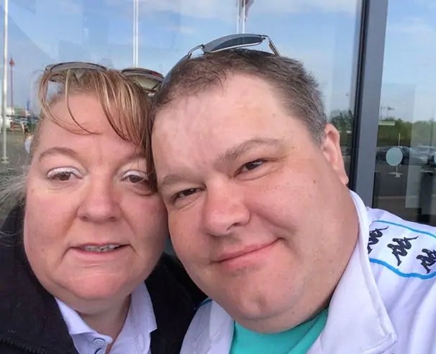 Nach Weihnachtsfeier: Mutter, Vater, Sohn und Onkel sterben an Corona