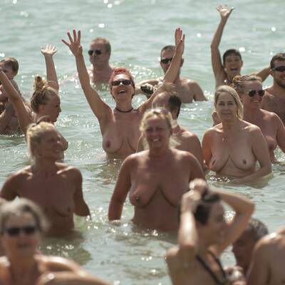 Nacktbader sorgen für Weltrekord