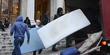 Flüchtlinge verlassen Akademie