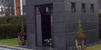 Flick-Sarg wird zum Polizei-Skandal