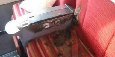 Mann legt Feuer an Bord von Passagier-Jet