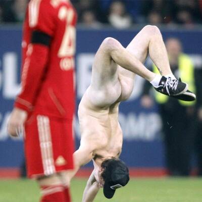 Flitzer stört Bayern - Augsburg