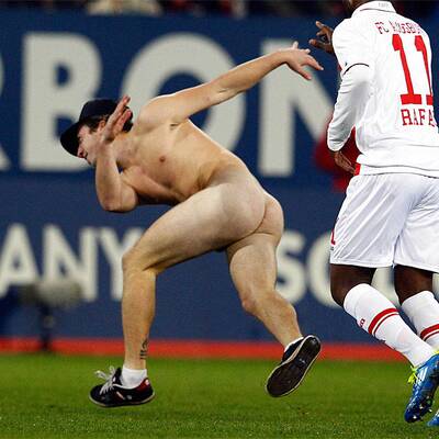 Flitzer stört Bayern - Augsburg