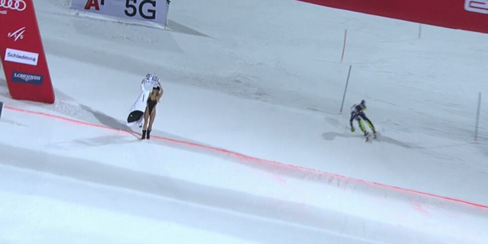 So einfach kam die Flitzerin auf die Piste