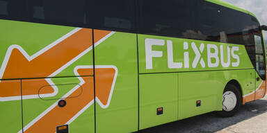 Flixbus-Unfall auf Autobahn - zwei Tote