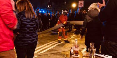 So nah sind Schaulustige am Brand-Ort