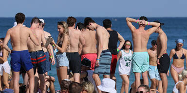 Corona-Irrsinn: Tausende Studenten st&uuml;rmen Floridas Str&auml;nde