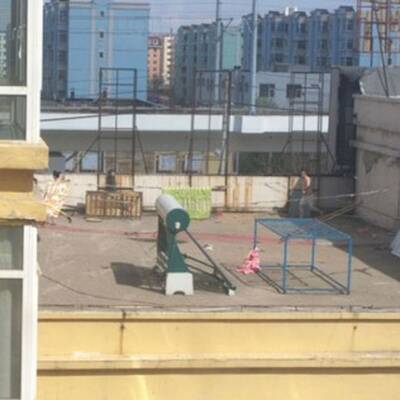 Nackter flüchtet aus Bordell