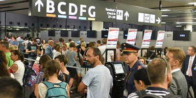 Das l&ouml;ste das Flughafen-Chaos aus