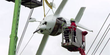 Sportflugzeug verfing sich in Hochspannungsleitung