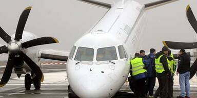 Passagiermaschine ohne Fahrwerk notgelandet