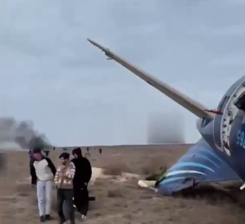 Passagierflugzeug in Kasachstan abgestürzt