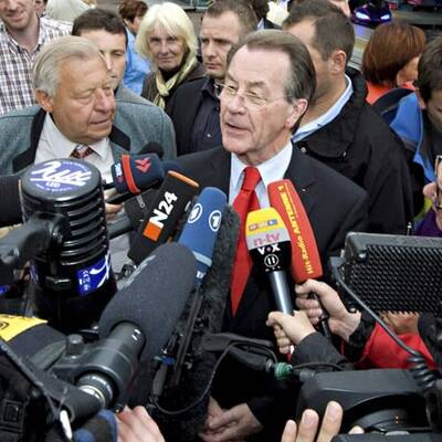 Flugzeug fängt Feuer