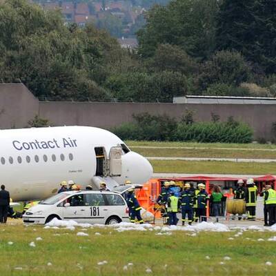 Flugzeug fängt Feuer