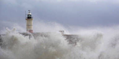 Hurricane Bertha sorgt für Flutwellen