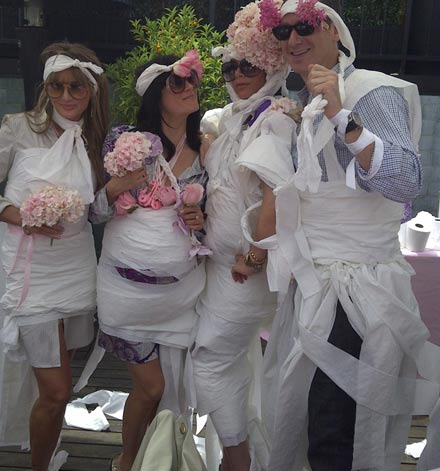 Victoria Beckham: Babyshower im Mumienlook