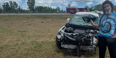 Wrestling-Legende &uuml;berlebt schweren Auto-Unfall