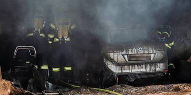 Garage brannte v&ouml;llig aus.