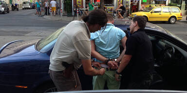 Polizei crasht Schmuggler-Fahrzeug