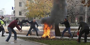 Armut: Mann z&uuml;ndet sich vor Kirche an