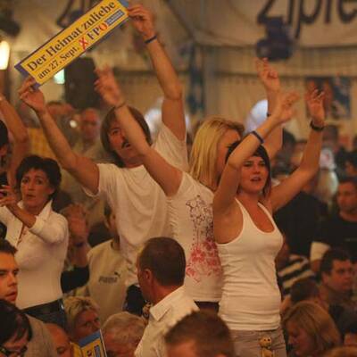 FPÖ-Wahlabschluss im Bierzelt