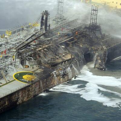 Tanker brennt vor Dubai