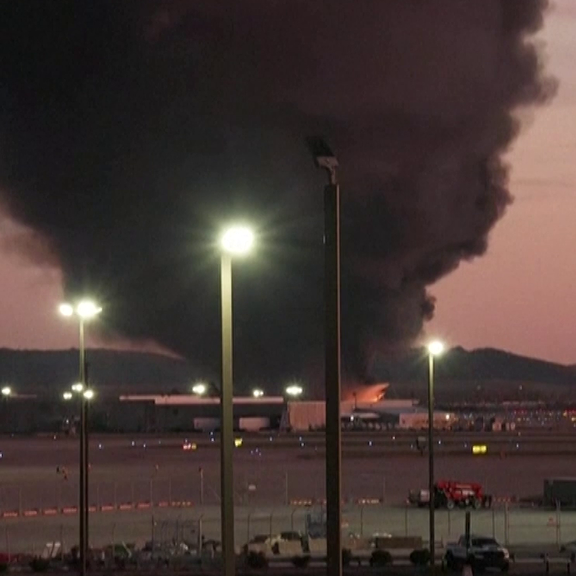 Frachtflugzeug in USA abgestürzt - Mindestens 7 Tote