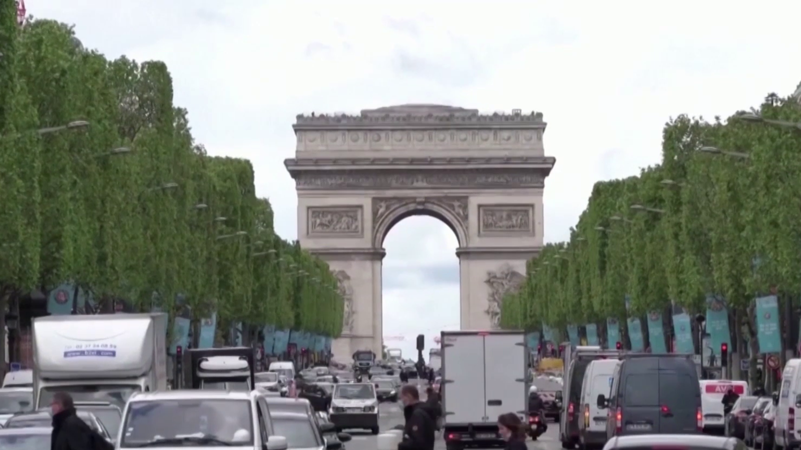 Terrorverdacht: Gendarm am Pariser Triumphbogen angegriffen Kép