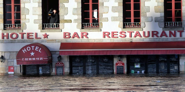 120 km/h Sturm legte Teile Frankreichs lahm