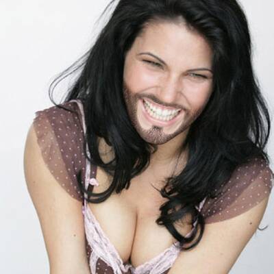 Österreichische Promi-Damen im Conchita-Look