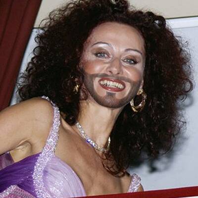 Österreichische Promi-Damen im Conchita-Look