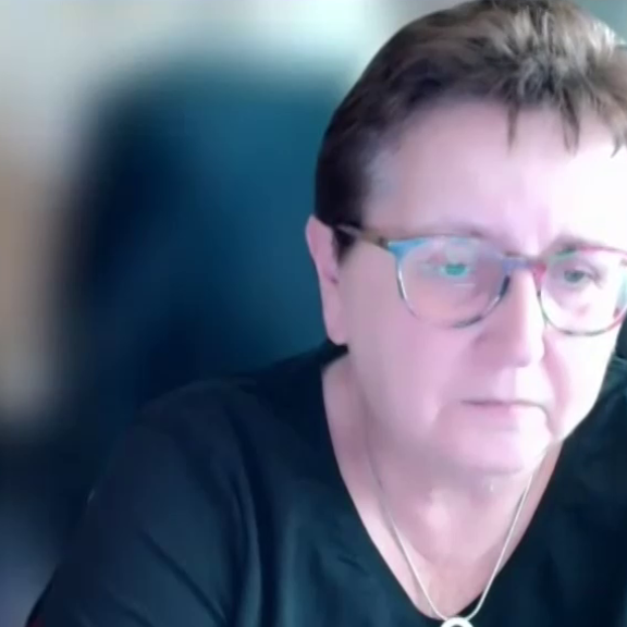 Gewalt an Frauen: Das sind die Ursachen & Folgen | Klaudia Frieben