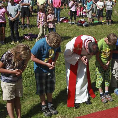 Bergmesse für verstorbenen Prinz Friso in Lech