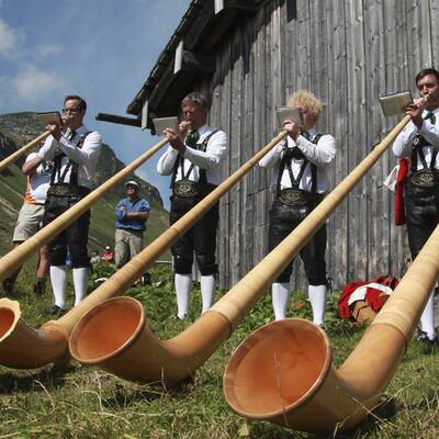 Bergmesse für verstorbenen Prinz Friso in Lech