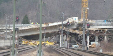 Neue Mur-Brücke stürzt bei Bau ein