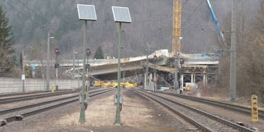 Neue Mur-Brücke stürzt bei Bau ein