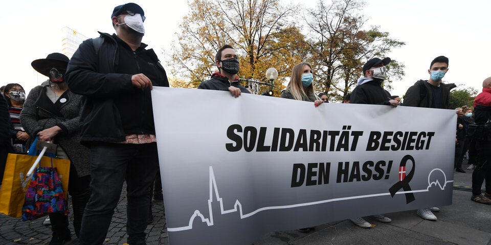 Emotionale Gedenk-Kundgebung nach Terror in Wien