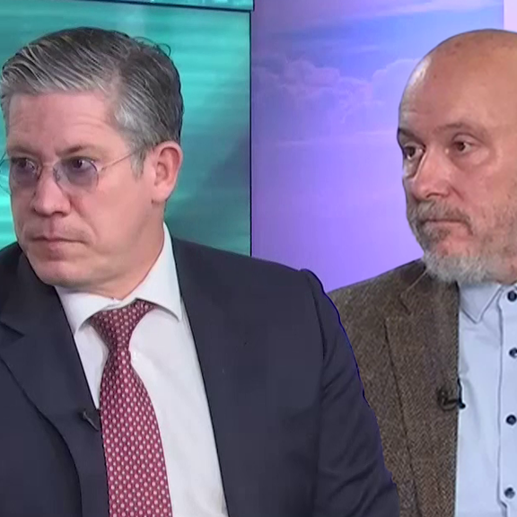 Fußfessel für potenzielle Gewalttäter? - Florian Höllwarth & Andreas Schweitzer | Karl Wendl