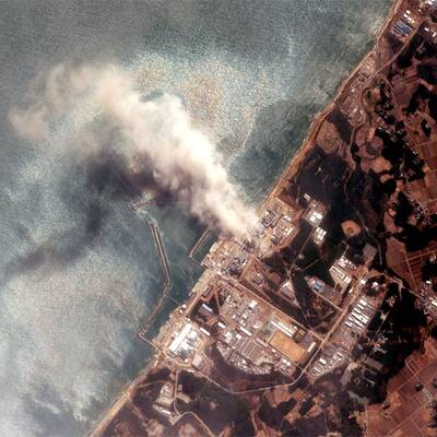 Satellitenbild: Explosion im AKW Fukushima am 14. März