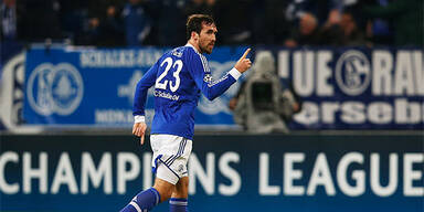 Fuchs hämmert Schalke ins Achtelfinale 