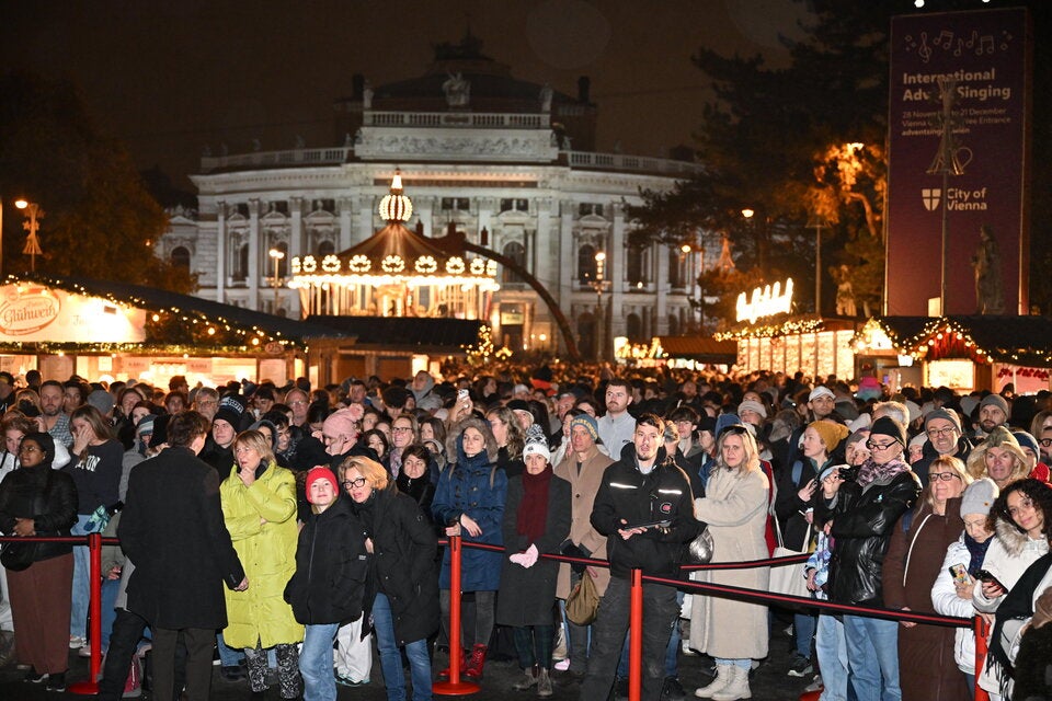 Christkindlmarkt am Rathausplatz